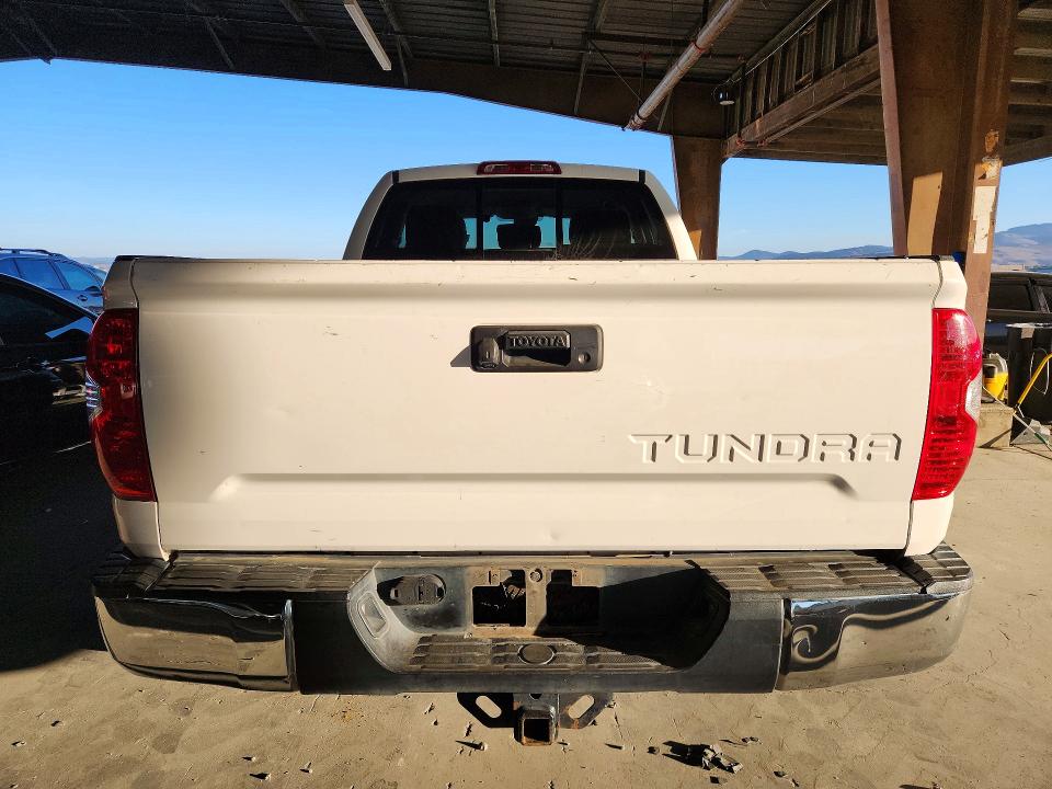 Снимка 6 от търг – 2018 TOYOTA TUNDRA с VIN 5TFUY5F18JX770057