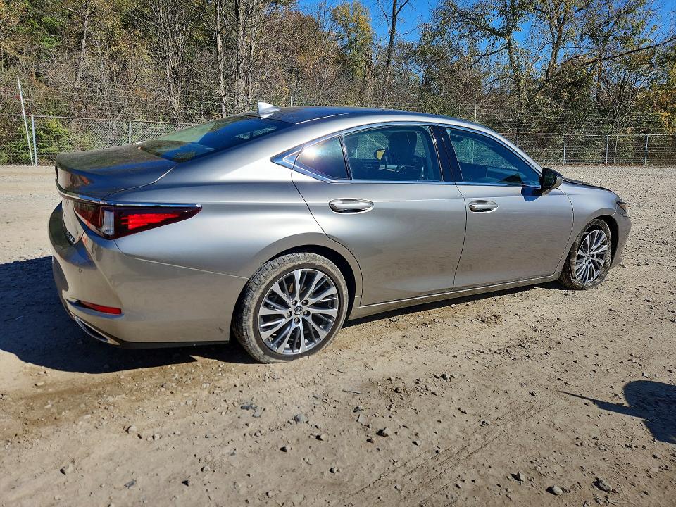 Снимка 3 от търг – 2019 LEXUS ES с VIN 58ABZ1B16KU020666