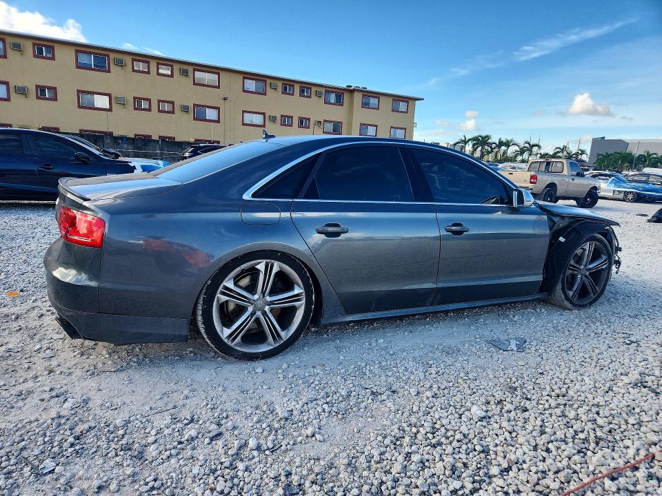 Фото 3 с аукциона – 2013 AUDI S8 с VIN WAUD2AFD4DN033570
