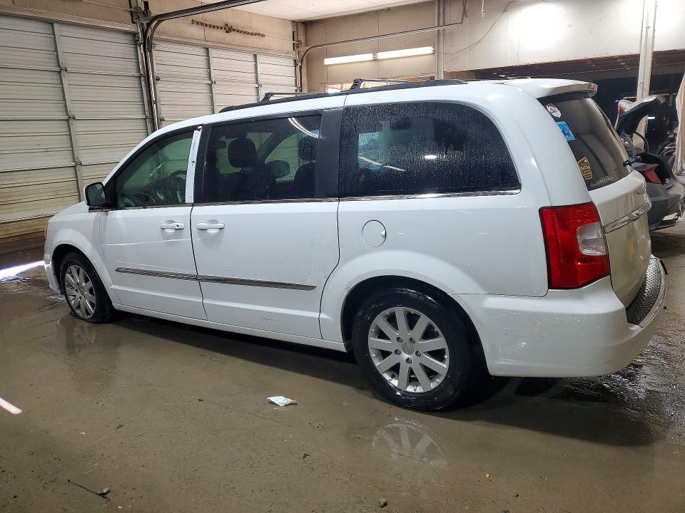 Снимка 2 от търг – 2015 CHRYSLER TOWN & COUNTRY с VIN 2C4RC1BG5FR707155