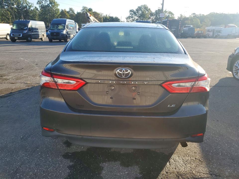 Снимка 6 от търг – 2018 TOYOTA CAMRY с VIN JTNB11HK1J3034980