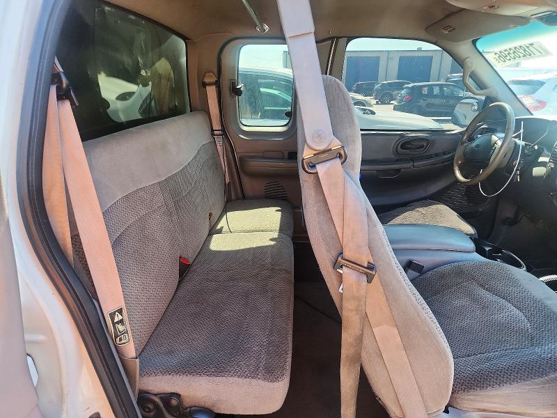 Zdjęcie 10 z aukcji – 2000 FORD F150 z VIN 1FTRX17W6YNB57484