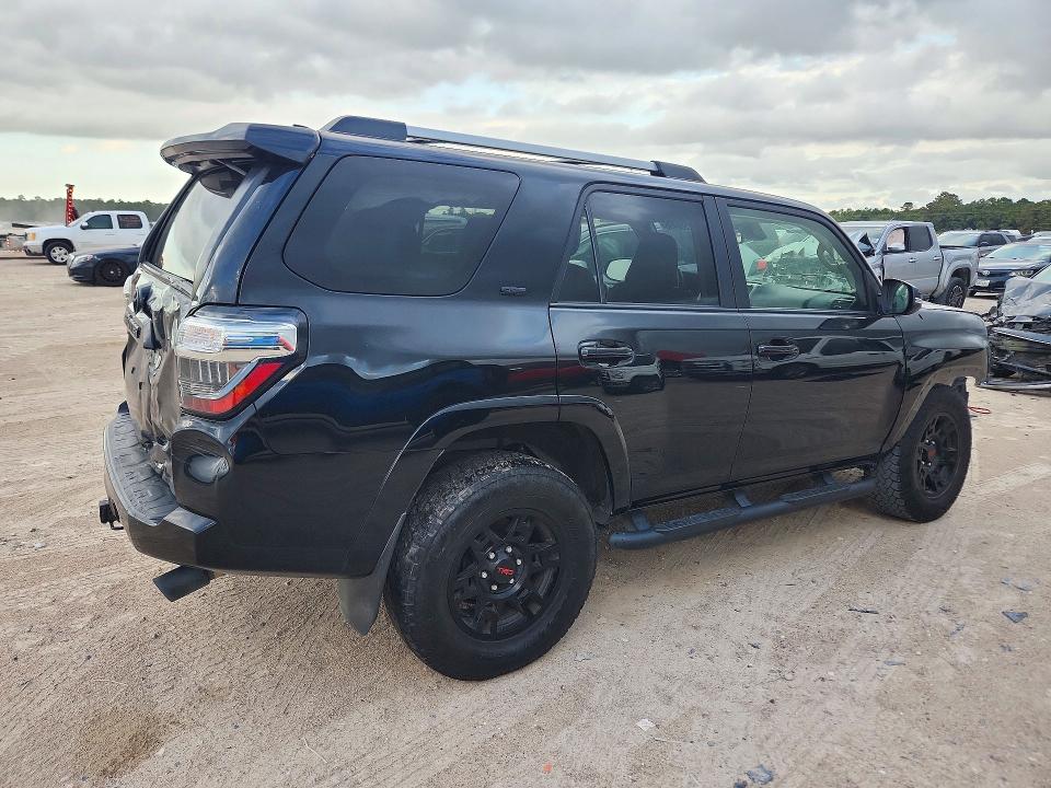 Photo 3 from auction – 2022 TOYOTA 4RUNNER with VIN JTENU5JR5N6068461