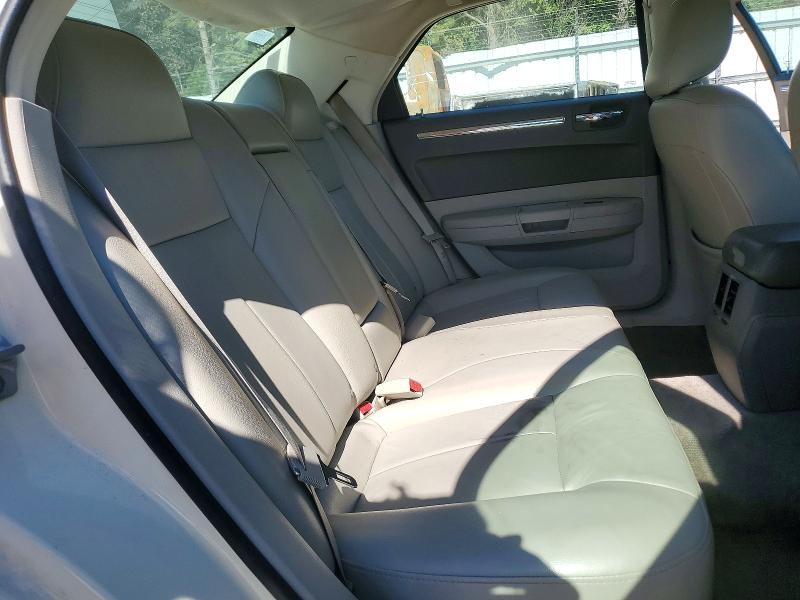 Снимка 10 от търг – 2010 CHRYSLER 300 с VIN 2C3CA5CV7AH315586