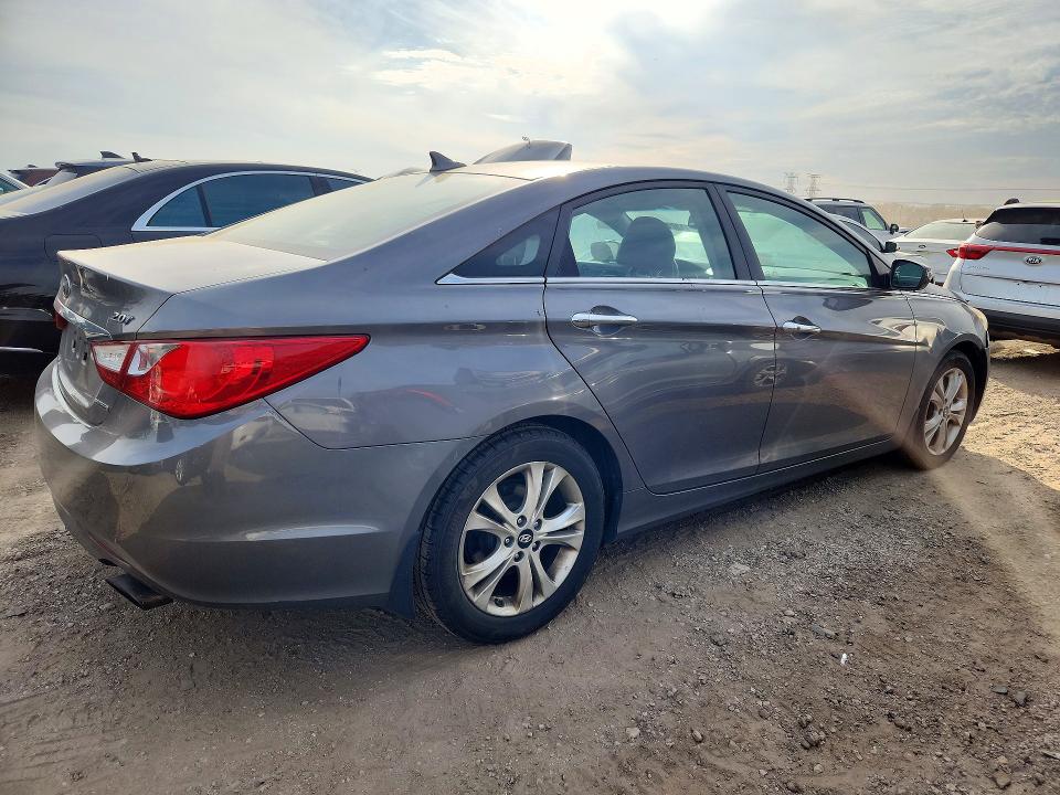 Снимка 3 от търг – 2011 HYUNDAI SONATA с VIN 5NPEC4AB4BH289376