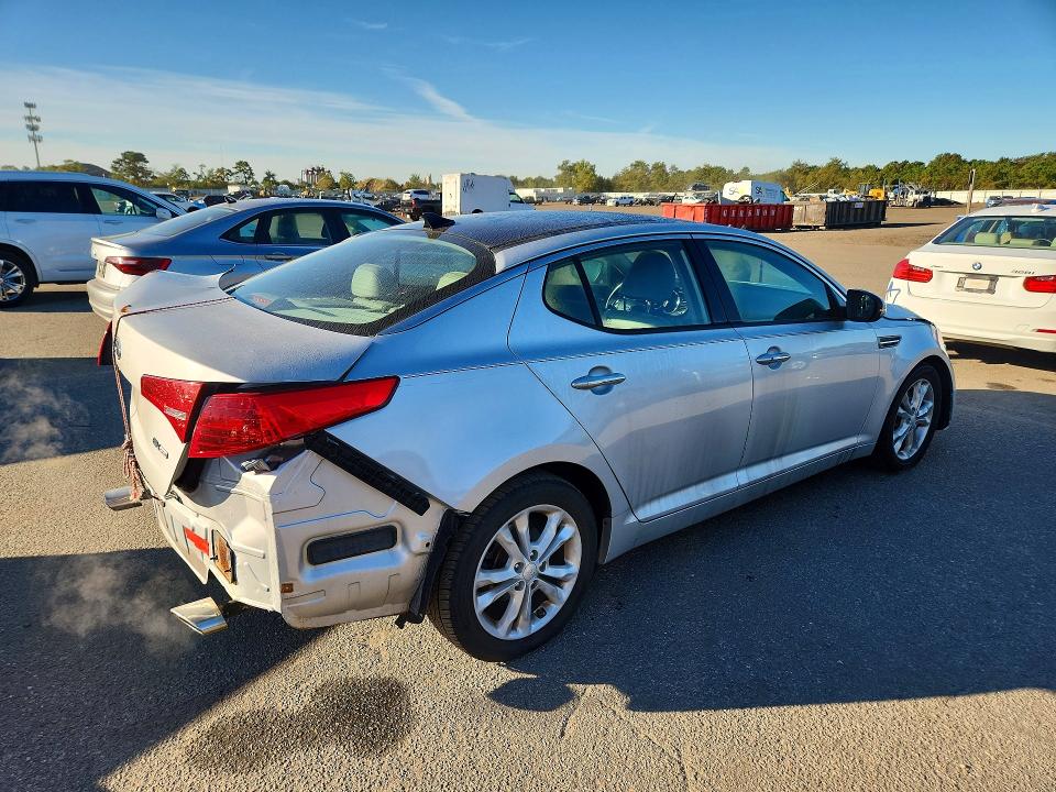 Фото 3 с аукциона – 2012 KIA OPTIMA с VIN 5XXGN4A79CG024593