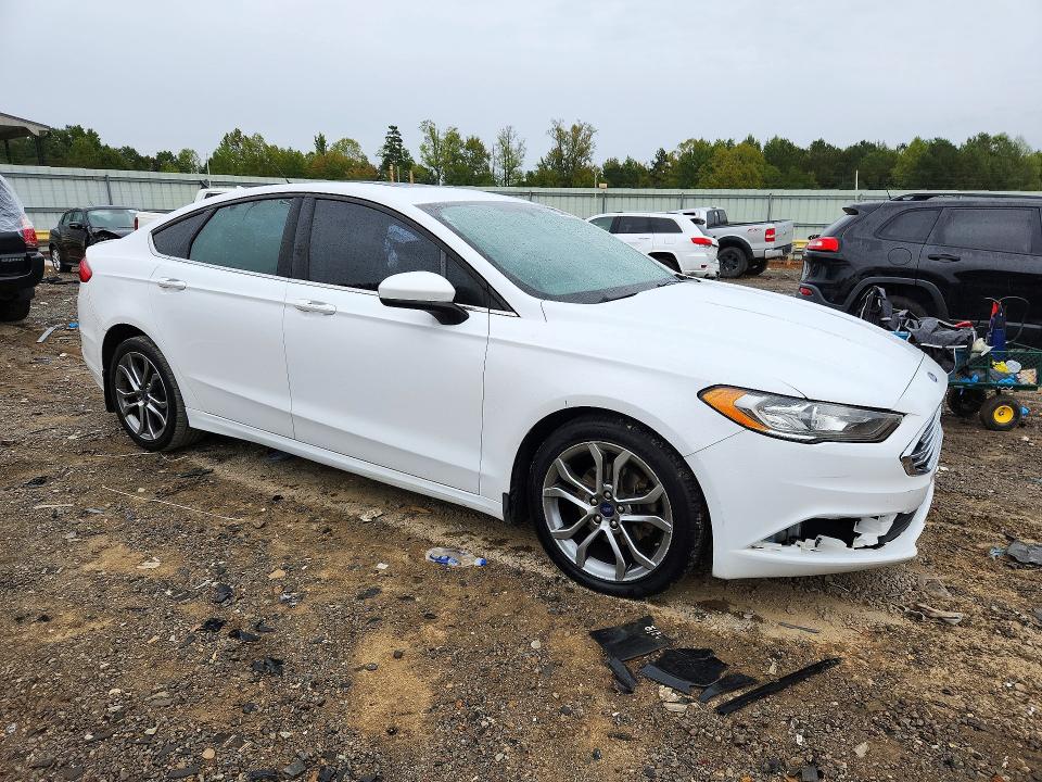 Photo 4 from auction – 2017 FORD FUSION with VIN 3FA6P0HD5HR154265