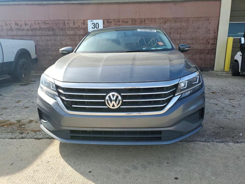 Снимка 5 от търг – 2021 VOLKSWAGEN PASSAT с VIN 1VWAA7A34MC009384