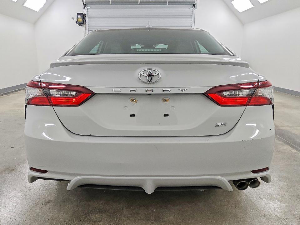 Photo 6 from auction – 2022 TOYOTA CAMRY with VIN 4T1T11AK2NU046344