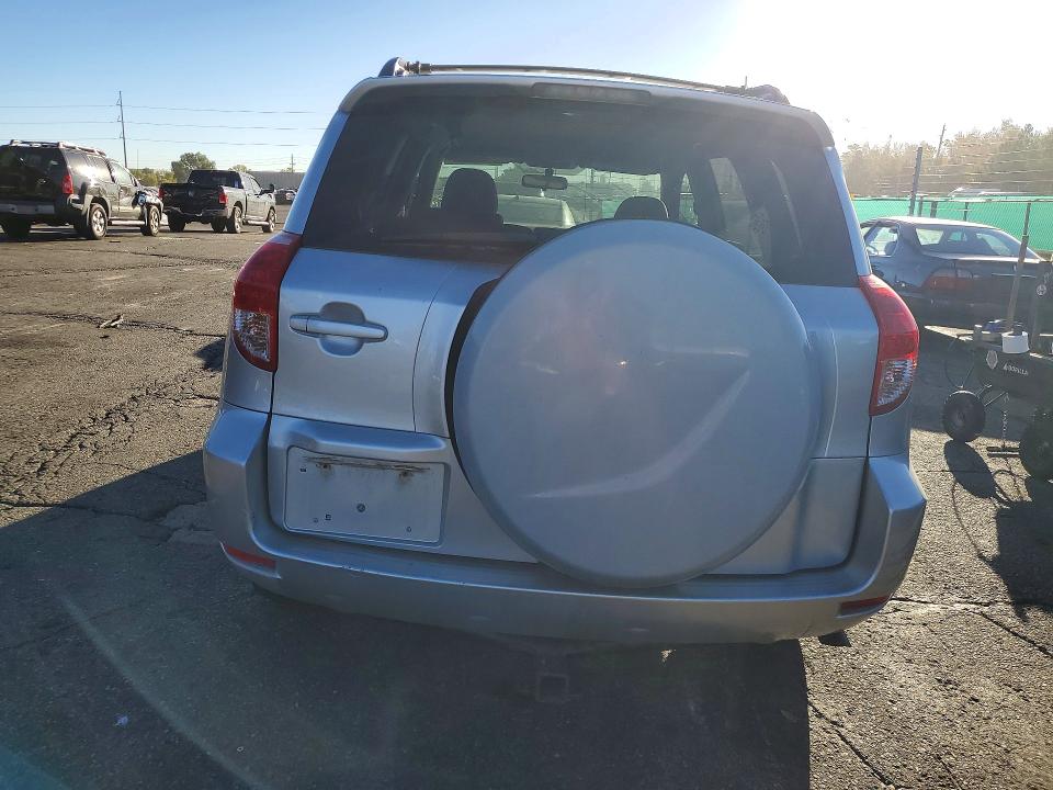 Photo 6 from auction – 2007 TOYOTA RAV4 with VIN JTMBK33VX75012746
