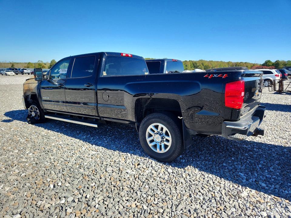 Снимка 2 от търг – 2018 CHEVROLET SILVERADO с VIN 1GC4KZCY0JF214003