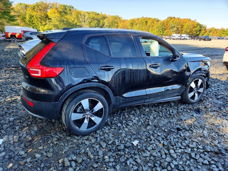 Фото 3 с аукциона – 2020 VOLVO XC40 с VIN YV4162UK1L2264439