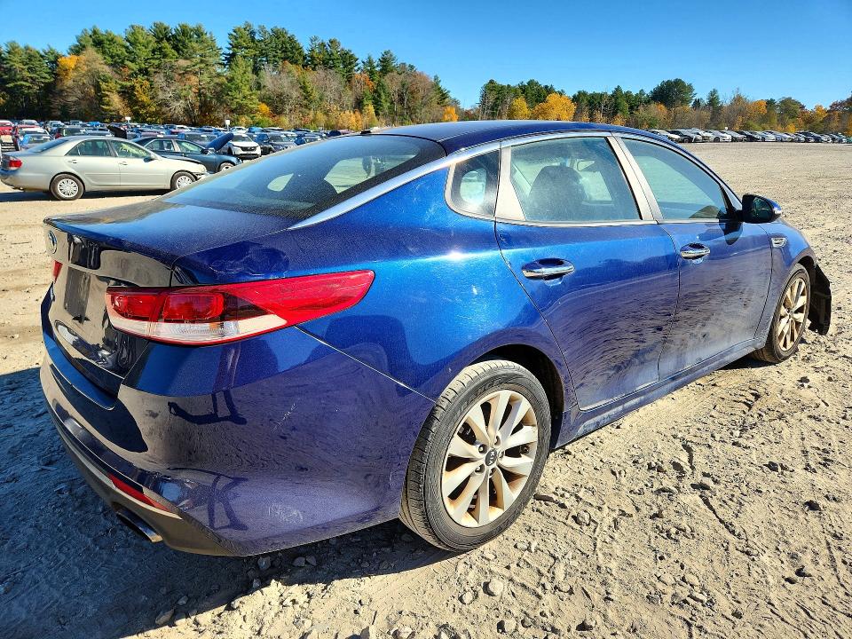 Zdjęcie 3 z aukcji – 2017 KIA OPTIMA z VIN 5XXGT4L37HG165783