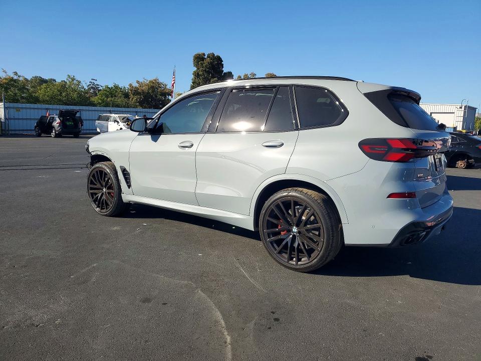 Снимка 2 от търг – 2026 BMW X5 с VIN 5UX33EU07T9300239