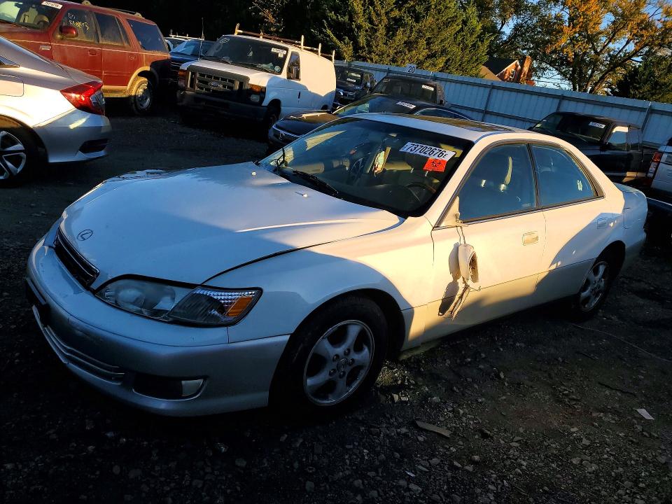 Снимка 1 от търг – 2000 LEXUS ES с VIN JT8BF28G1Y5101209