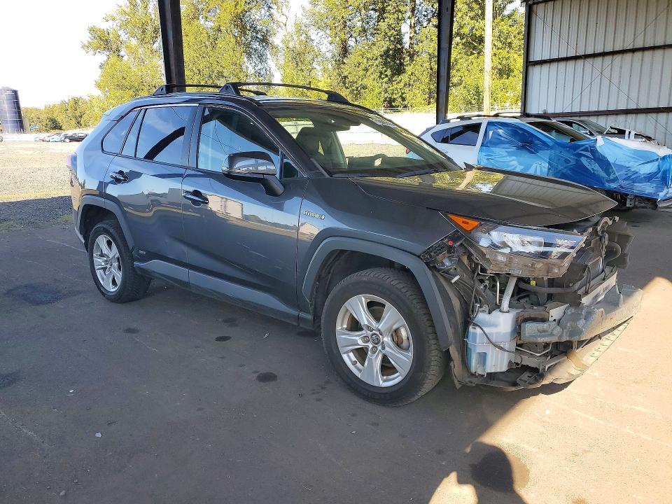 Photo 4 from auction – 2019 TOYOTA RAV4 with VIN 2T3MWRFV4KW046016