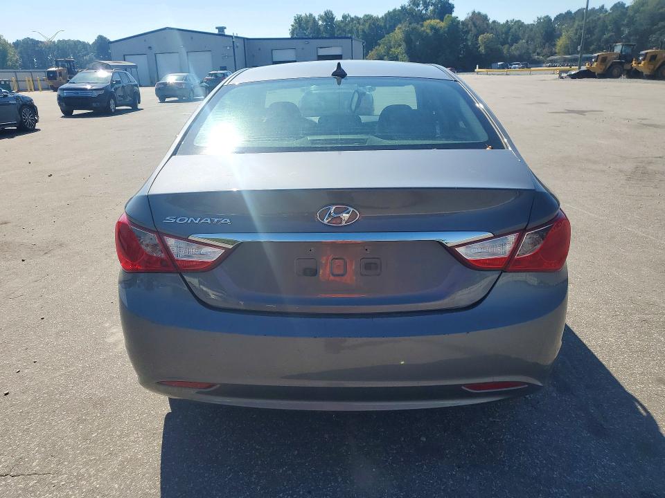 Photo 6 from auction – 2012 HYUNDAI SONATA with VIN 5NPEB4AC0CH441618