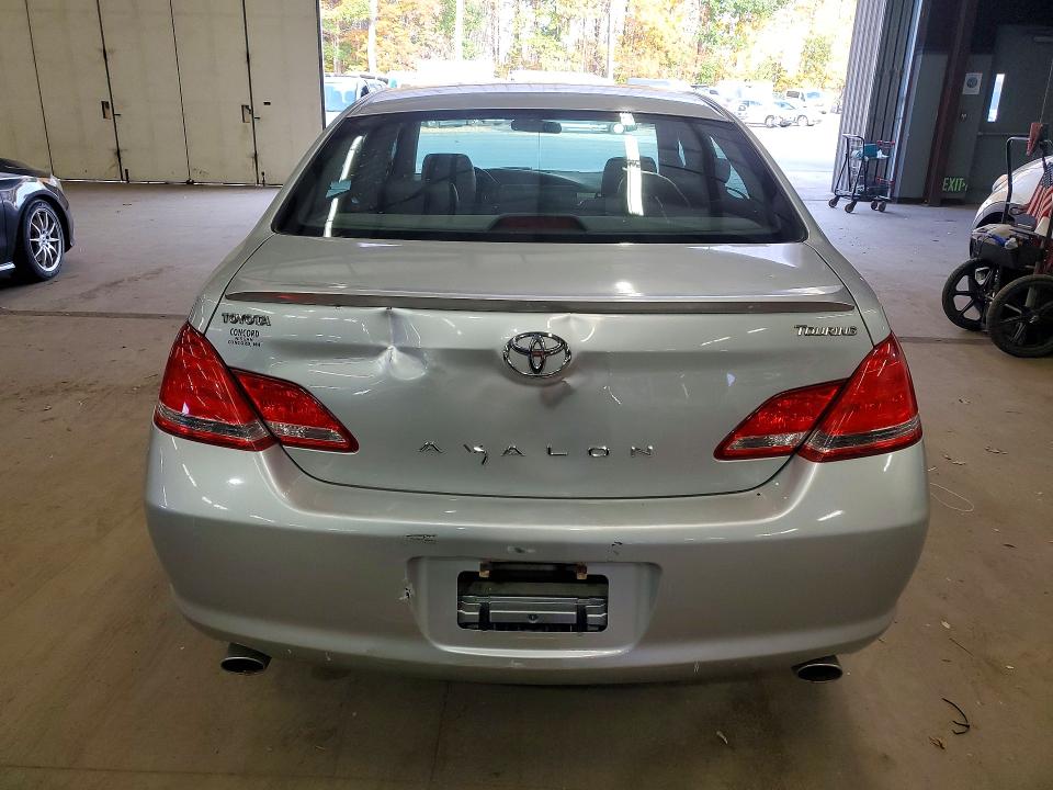 Снимка 6 от търг – 2005 TOYOTA AVALON с VIN 4T1BK36B05U012948