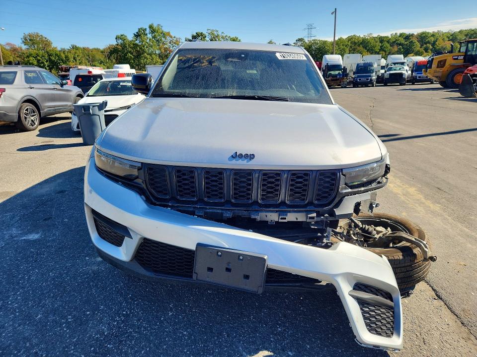 Снимка 5 от търг – 2025 JEEP GRAND CHEROKEE с VIN 1C4RJHAG5SC325100