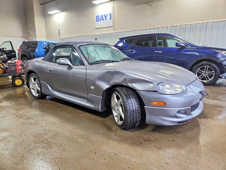 Снимка 4 от търг – 2003 MAZDA MX-5 MIATA с VIN JM1NB353430305705