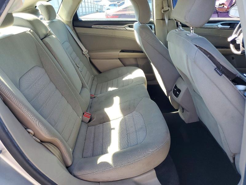 Photo 10 from auction – 2019 FORD FUSION with VIN 3FA6P0LU8KR242872