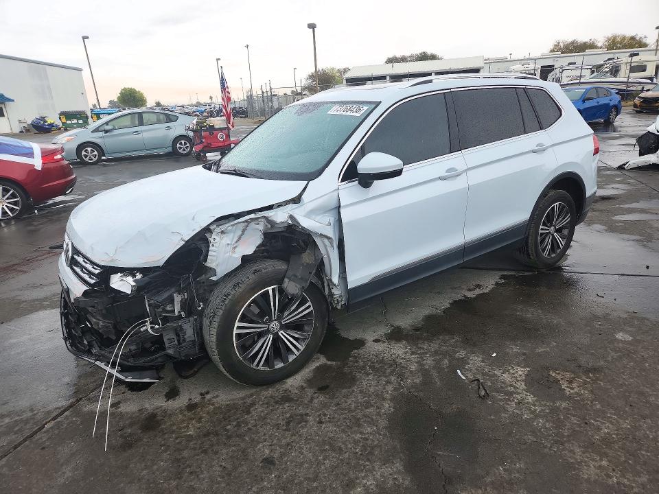 Снимка 1 от търг – 2018 VOLKSWAGEN TIGUAN с VIN 3VV2B7AX0JM208029