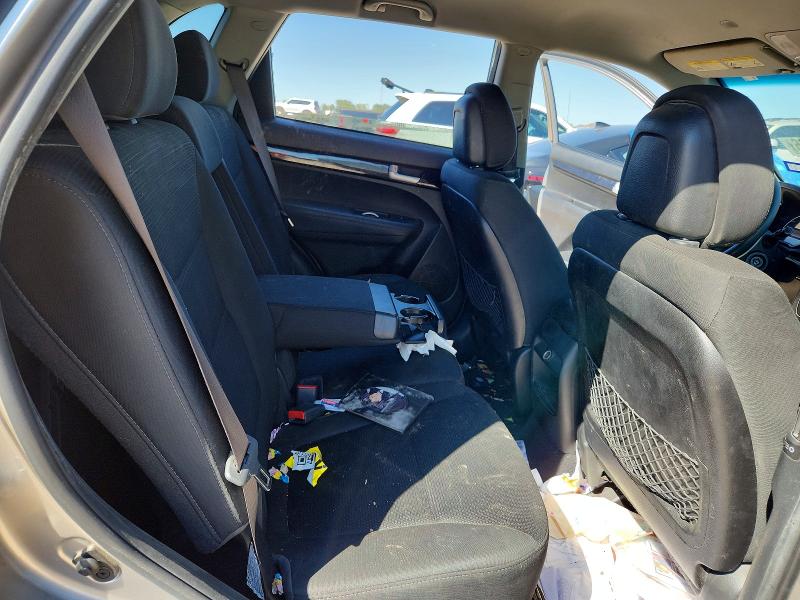 Photo 11 from auction – 2015 KIA SORENTO with VIN 5XYKT3A67FG580838
