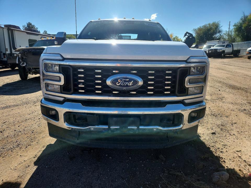 Снимка 5 от търг – 2026 FORD F350 с VIN 1FT8W3DT0TEC26151