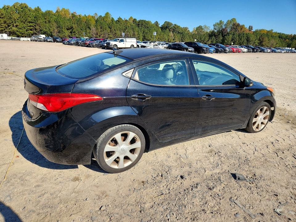Photo 3 from auction – 2013 HYUNDAI ELANTRA with VIN KMHDH4AE5DU750970