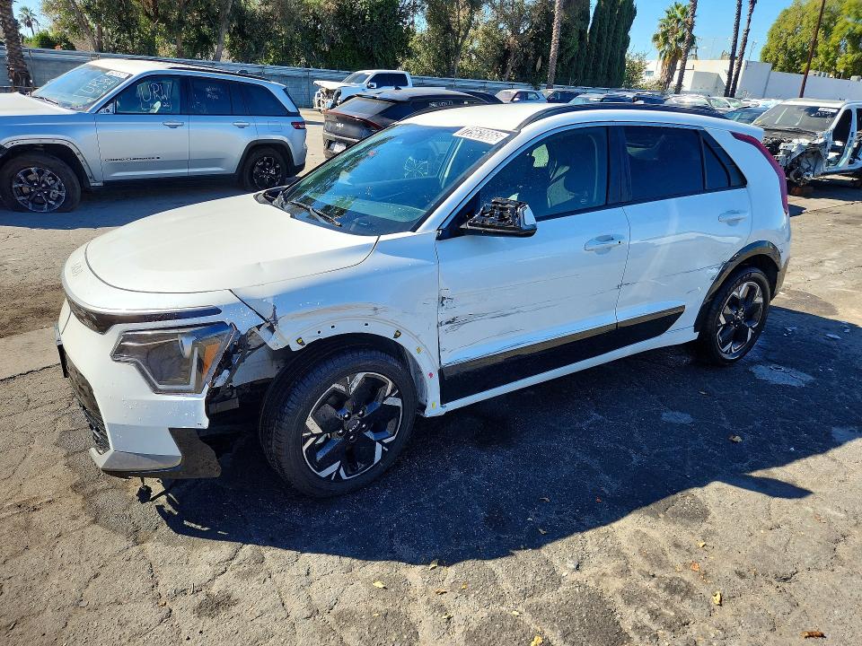 KIA NIRO 2023 with VIN KNDCR3L16P5028018 - Photo from auction