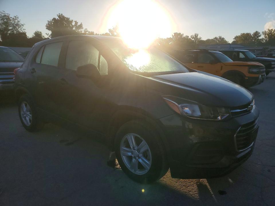 Photo 4 from auction – 2019 CHEVROLET TRAX with VIN 3GNCJKSB7KL258503