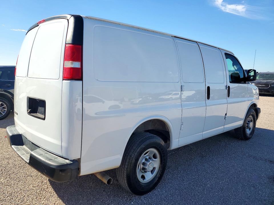 Снимка 3 от търг – 2018 CHEVROLET EXPRESS G2500 с VIN 1GCWGAFP9J1339898