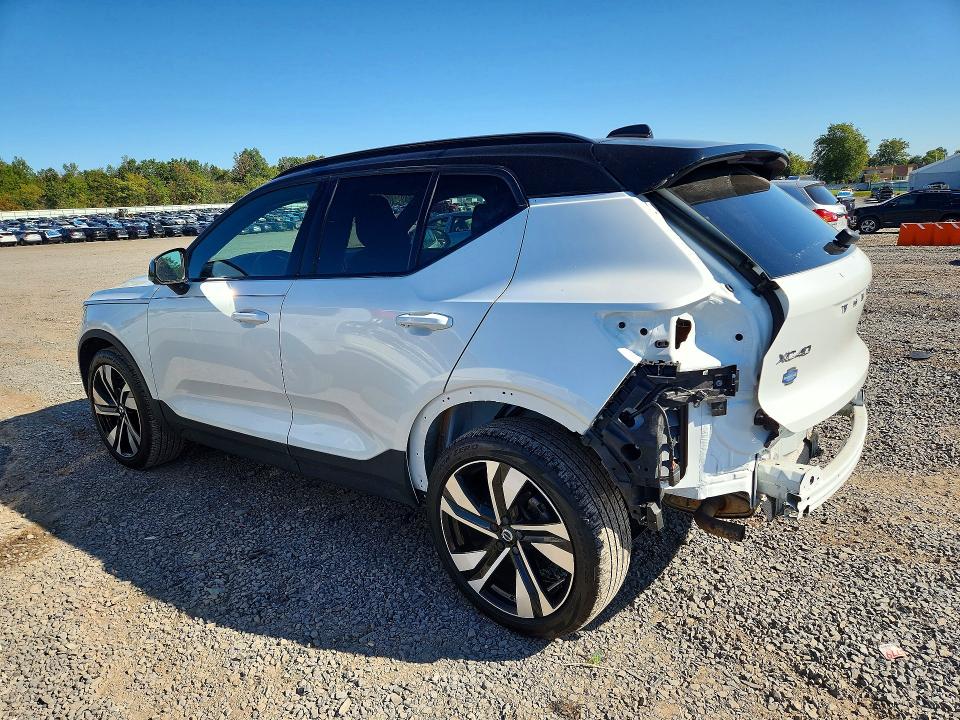 صورة رقم 2 من المزاد - 2019 VOLVO XC40 مع VIN YV4162UM2K2109897