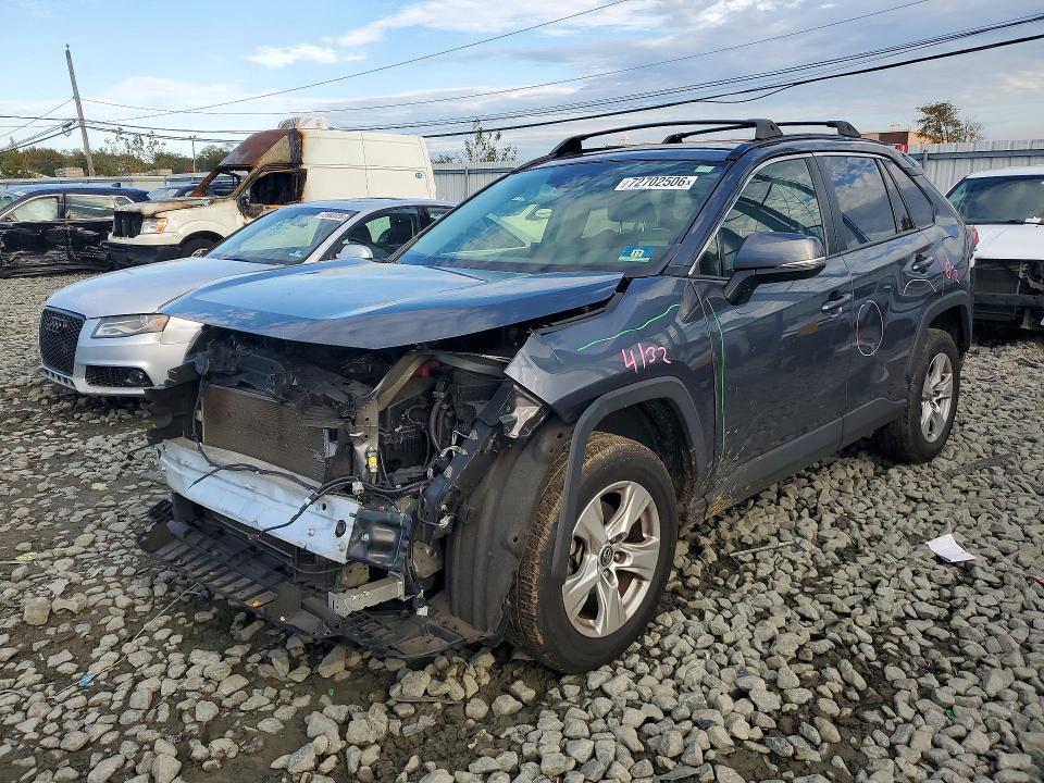 TOYOTA RAV4 2021 with VIN JTMP1RFV9MD076026 - Photo from auction