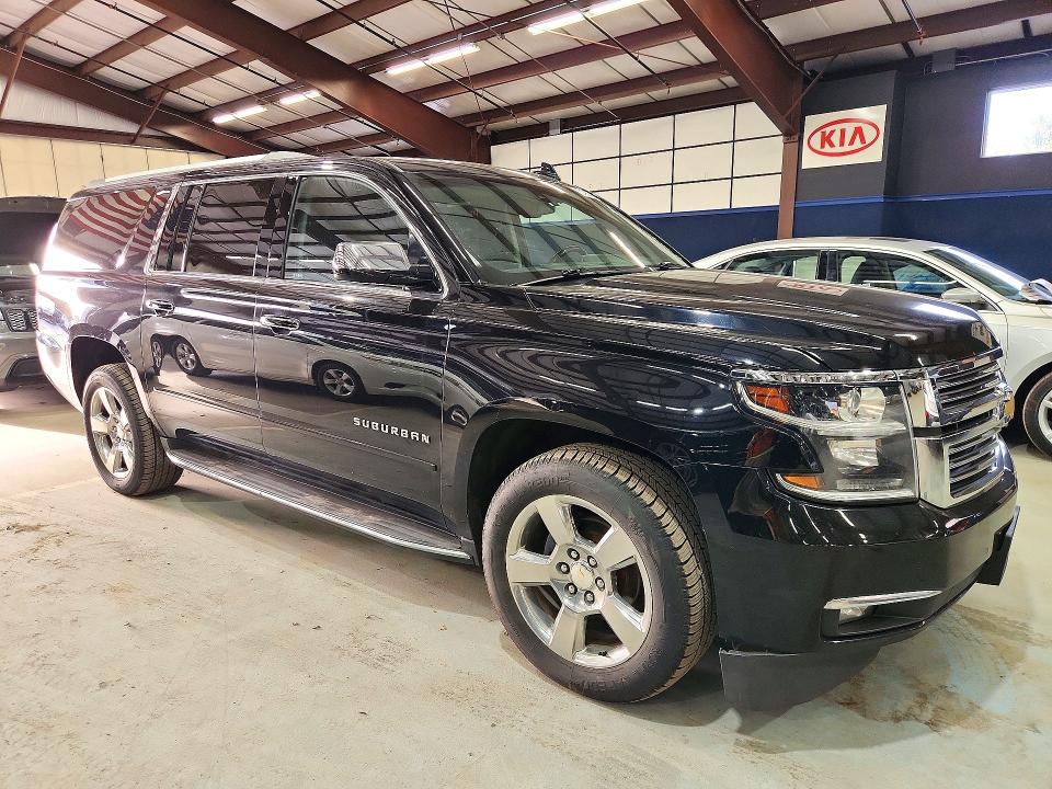 Снимка 4 от търг – 2017 CHEVROLET SUBURBAN с VIN 1GNSKJKCXHR211706