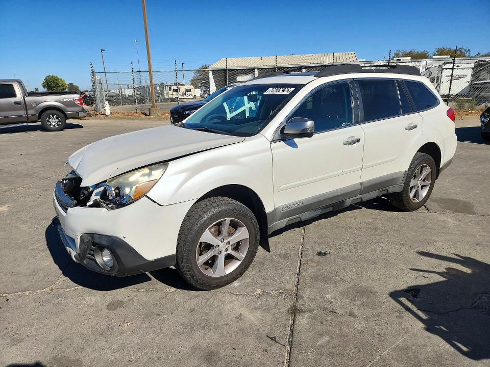 SUBARU OUTBACK 2013 с VIN 4S4BRBSC8D3315758 - Снимка от търг