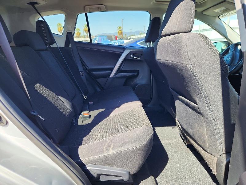 Снимка 11 от търг – 2018 TOYOTA RAV4 с VIN 2T3WFREV2JW519548