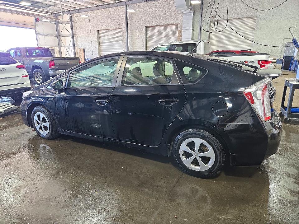 Снимка 2 от търг – 2013 TOYOTA PRIUS с VIN JTDKN3DU0D1681091