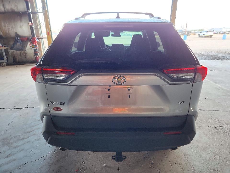 Снимка 6 от търг – 2021 TOYOTA RAV4 с VIN 2T3H1RFV7MC124258