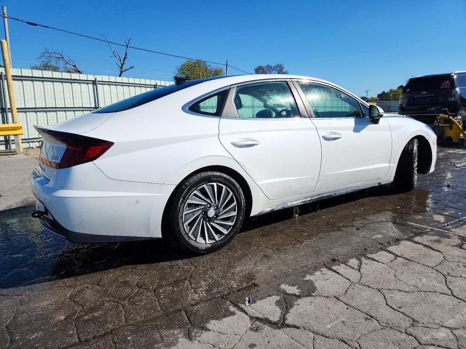 Снимка 3 от търг – 2023 HYUNDAI SONATA HYBRID с VIN KMHL54JJ3PA056107