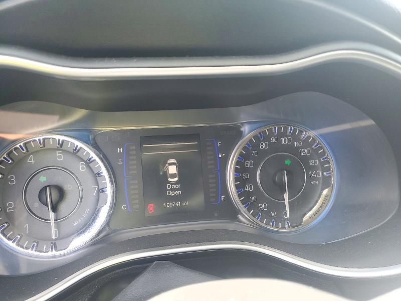 Photo 9 from auction – 2015 CHRYSLER 200 with VIN 1C3CCCAB8FN713346