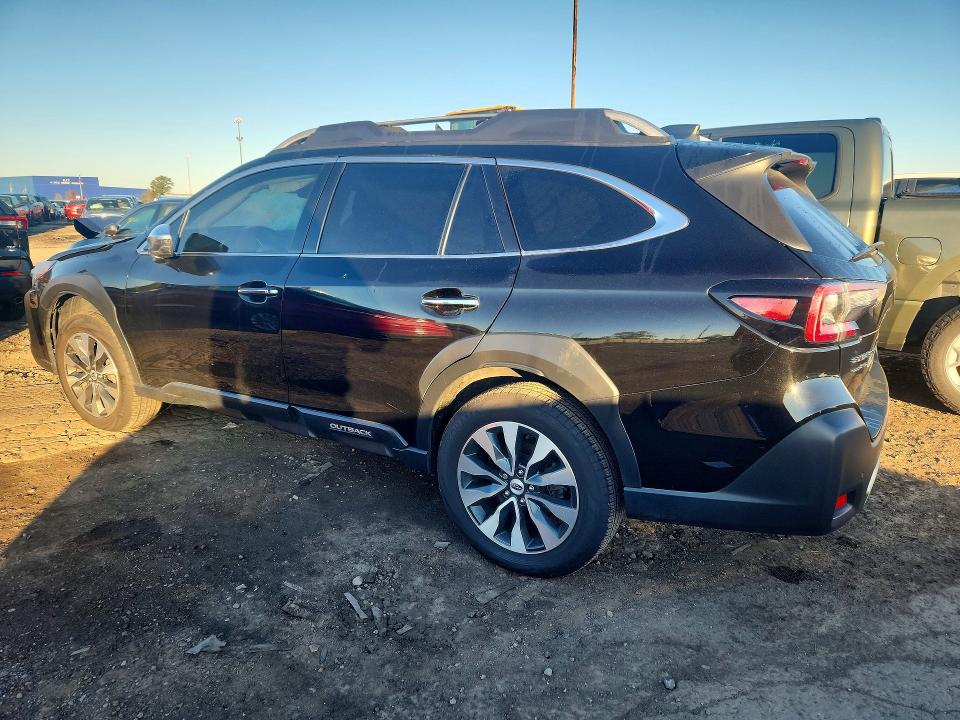Photo 2 from auction – 2023 SUBARU OUTBACK with VIN 4S4BTGPD8P3150492
