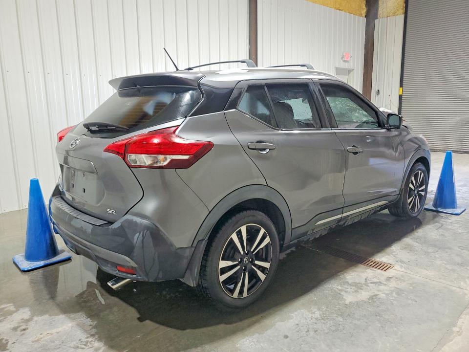 Снимка 3 от търг – 2019 NISSAN KICKS с VIN 3N1CP5CU5KL494076