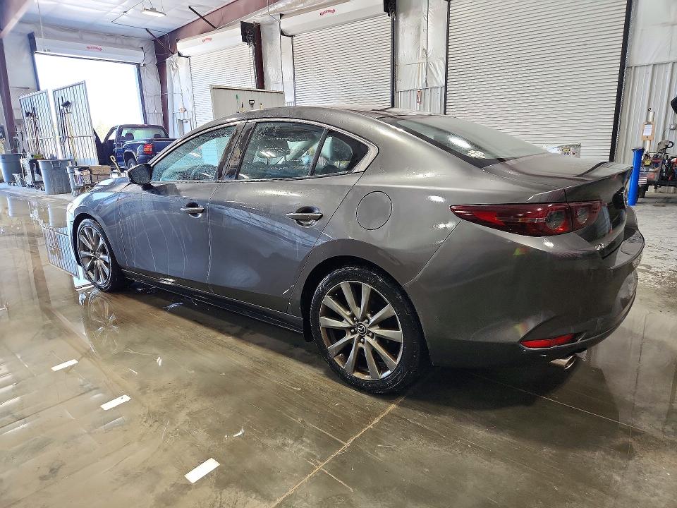 Снимка 2 от търг – 2019 MAZDA 3 с VIN JM1BPACL3K1108450