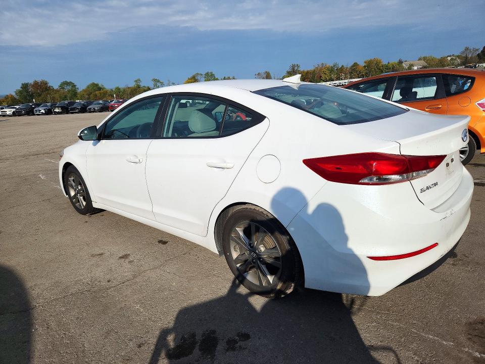 Снимка 2 от търг – 2017 HYUNDAI ELANTRA с VIN 5NPD84LF7HH113640