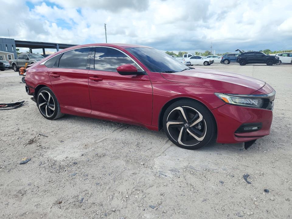 Снимка 4 от търг – 2018 HONDA ACCORD с VIN 1HGCV1F3XJA248968