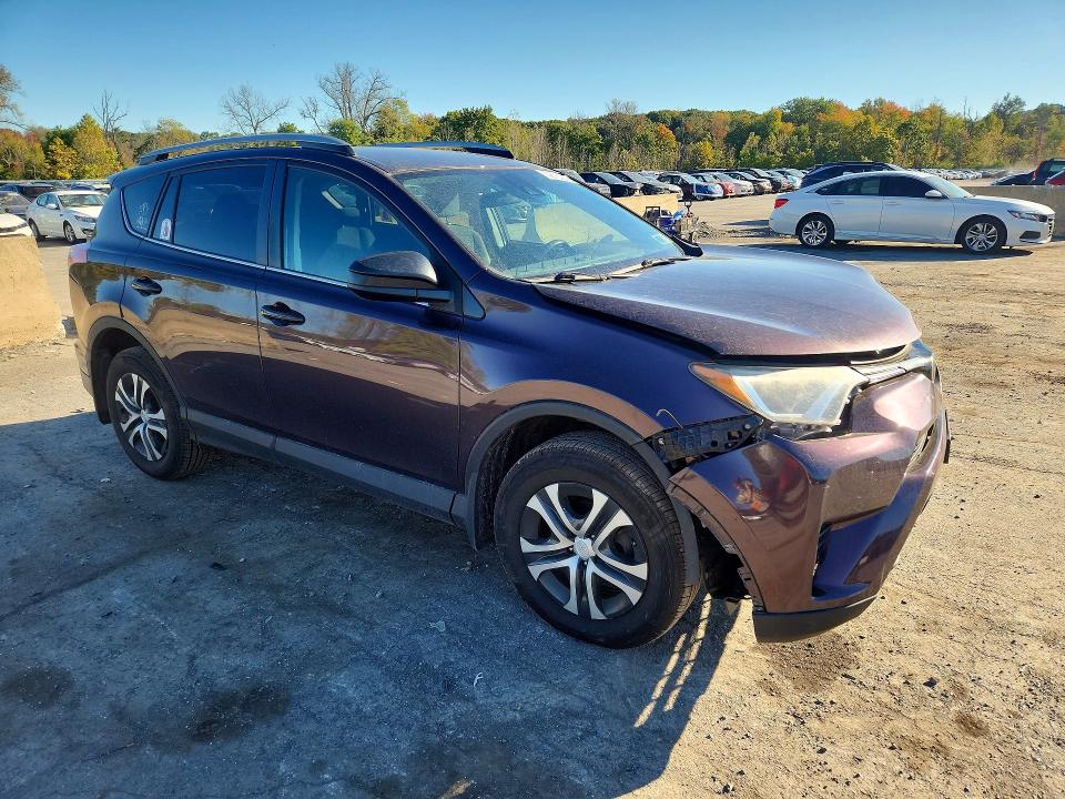 Снимка 4 от търг – 2018 TOYOTA RAV4 с VIN 2T3BFREV1JW784881