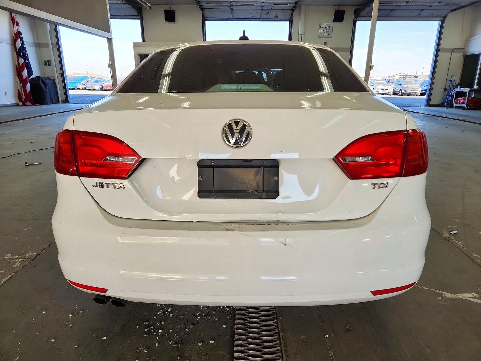 Снимка 6 от търг – 2014 VOLKSWAGEN JETTA с VIN 3VWLL7AJ6EM381679