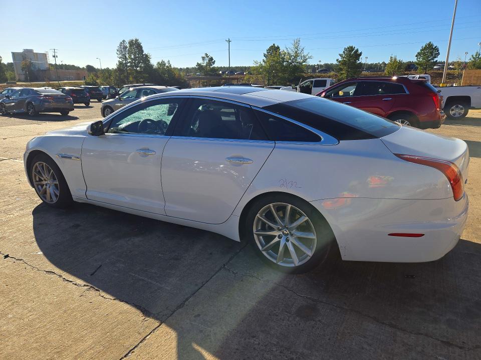 Снимка 2 от търг – 2011 JAGUAR XJ с VIN SAJWA1CB5BLV07067