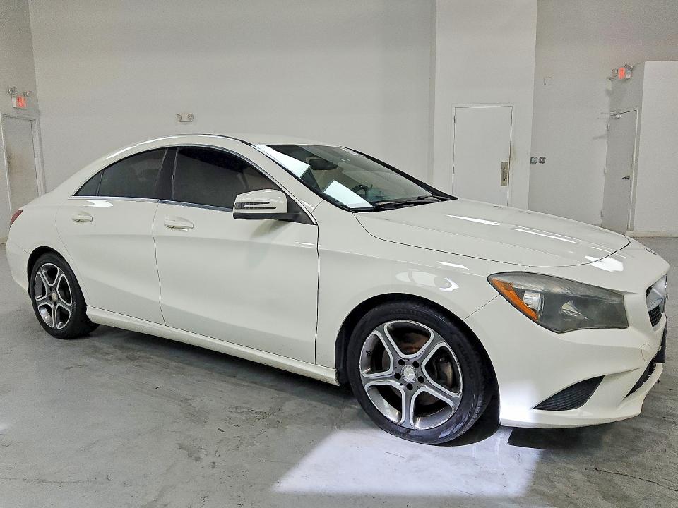 Photo 4 from auction – 2014 MERCEDES-BENZ CLA with VIN WDDSJ4EB9EN042920